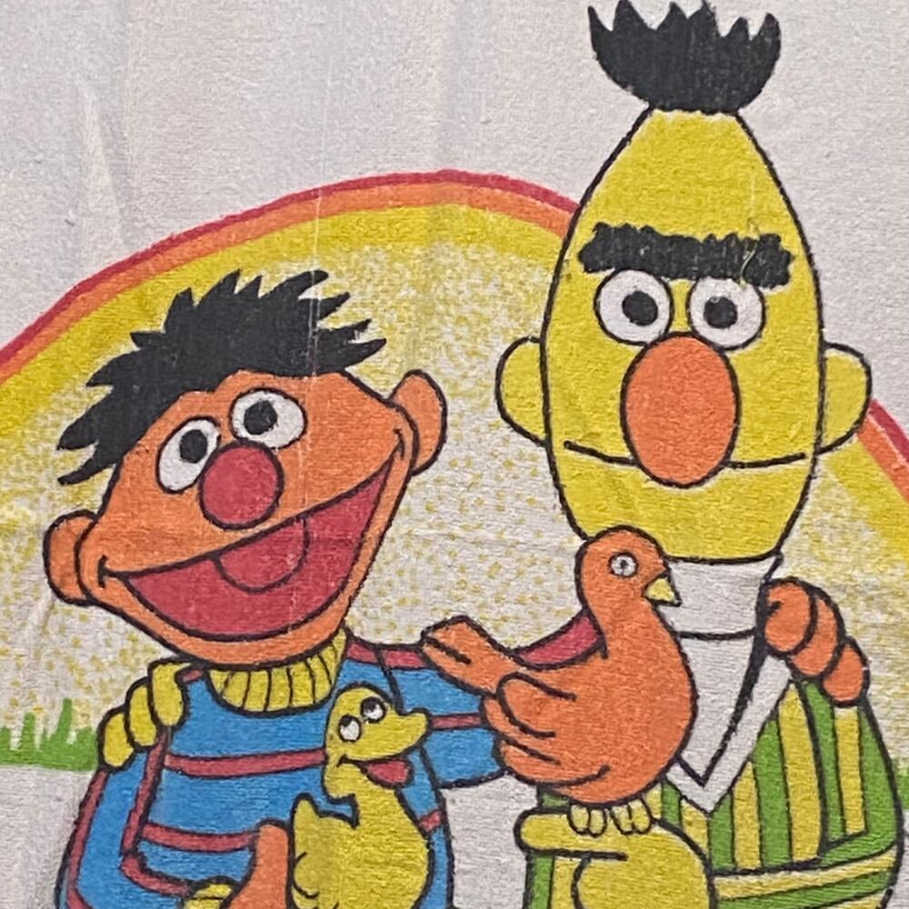 Vtg Sesame Street Beach Towel 56 x 32.5 Franco Muppets Bert Ernie TV Memorabilia